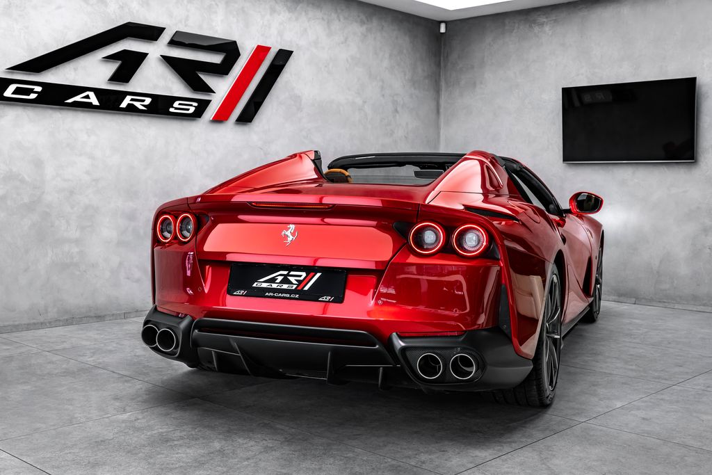 Ferrari 812