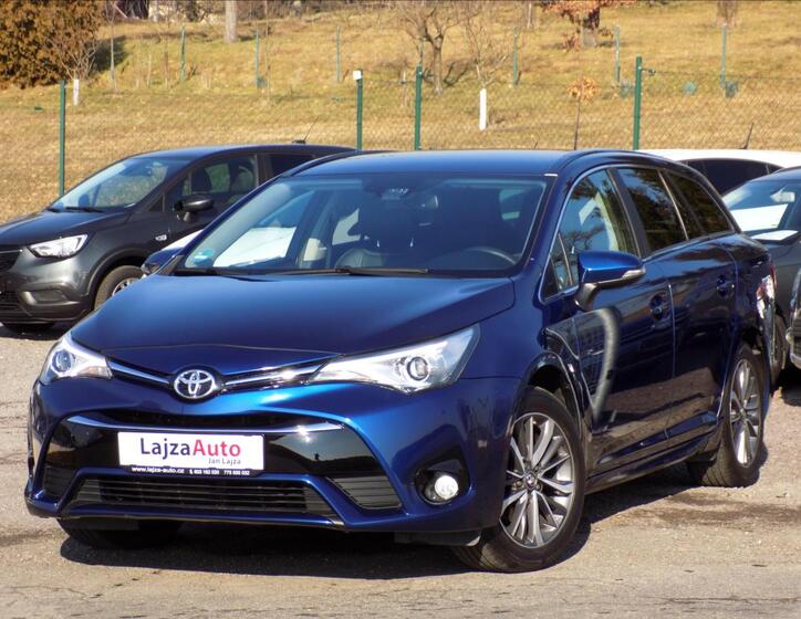 Toyota Avensis 2