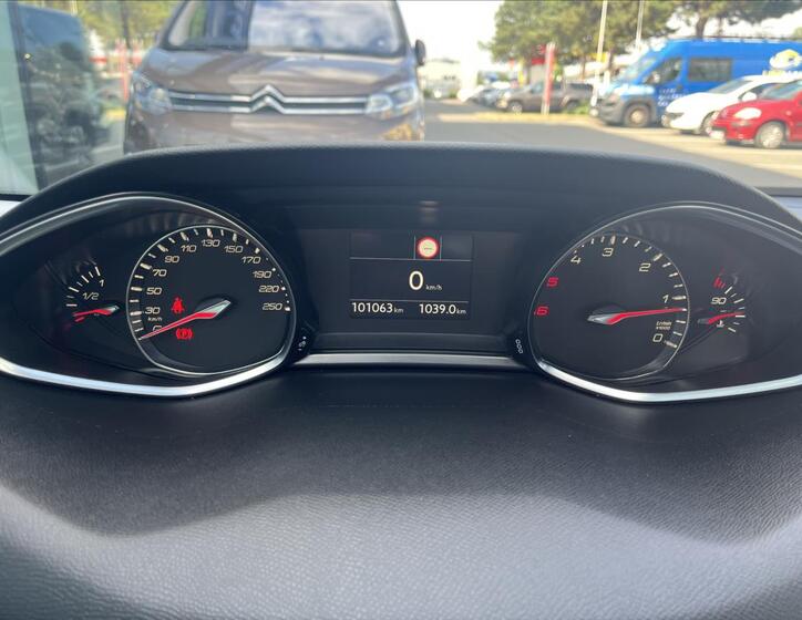 Peugeot 308 13