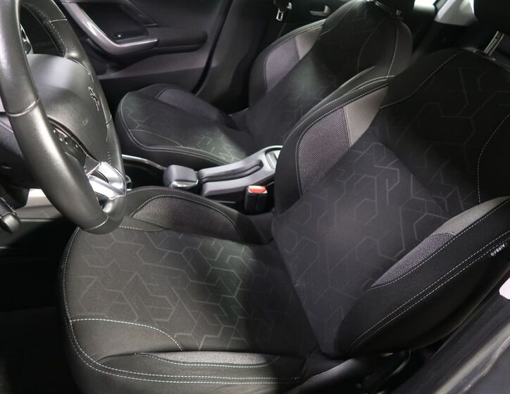 Peugeot 2008 9