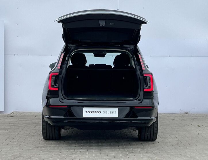 Volvo EX90 9
