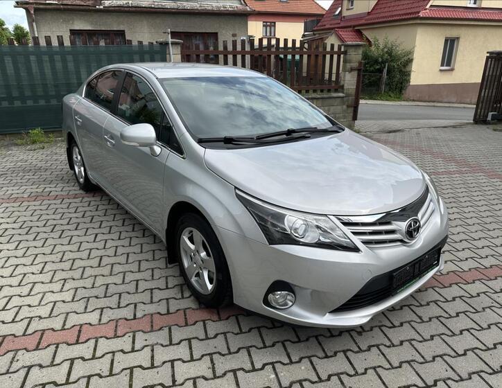 Toyota Avensis 1