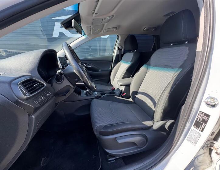 Hyundai i30 13