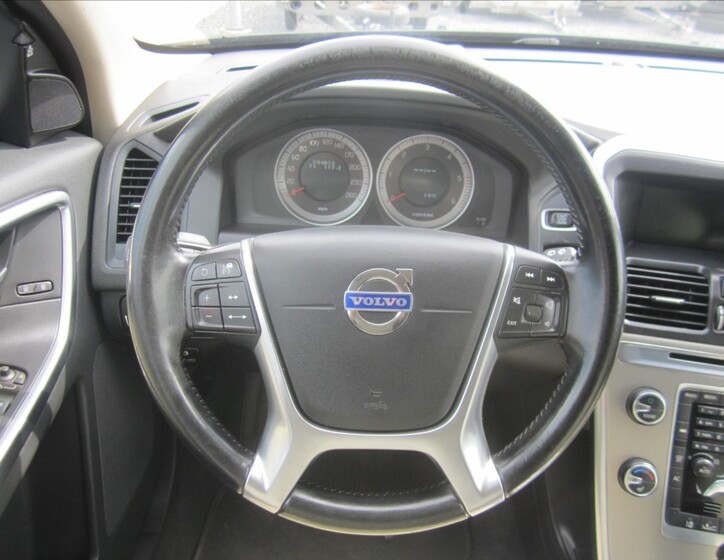Volvo XC60 8