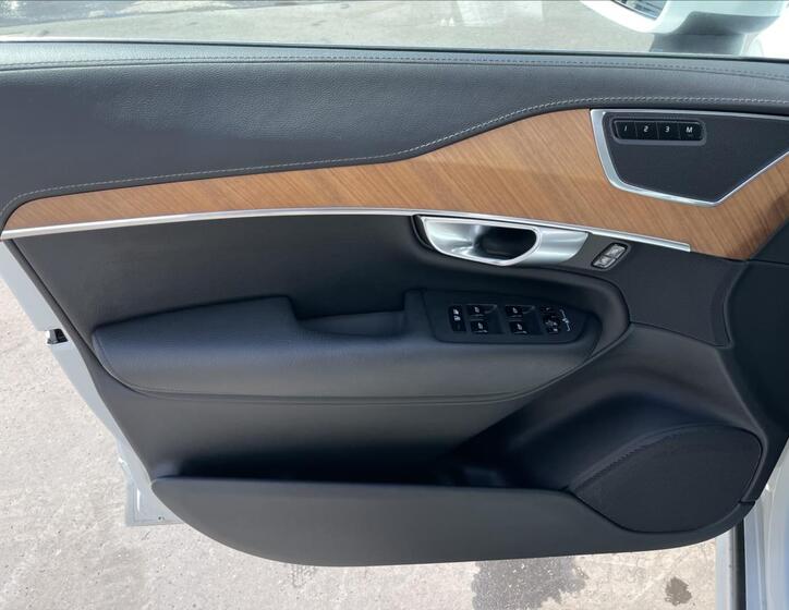 Volvo XC90 13
