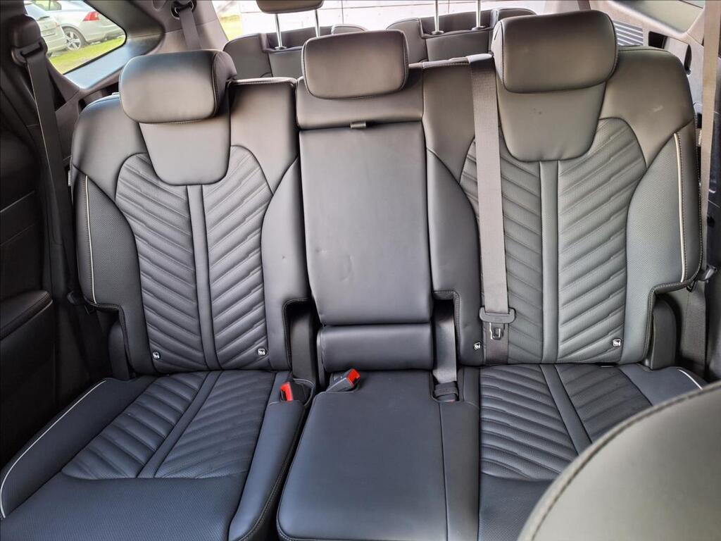 KIA Sorento 11