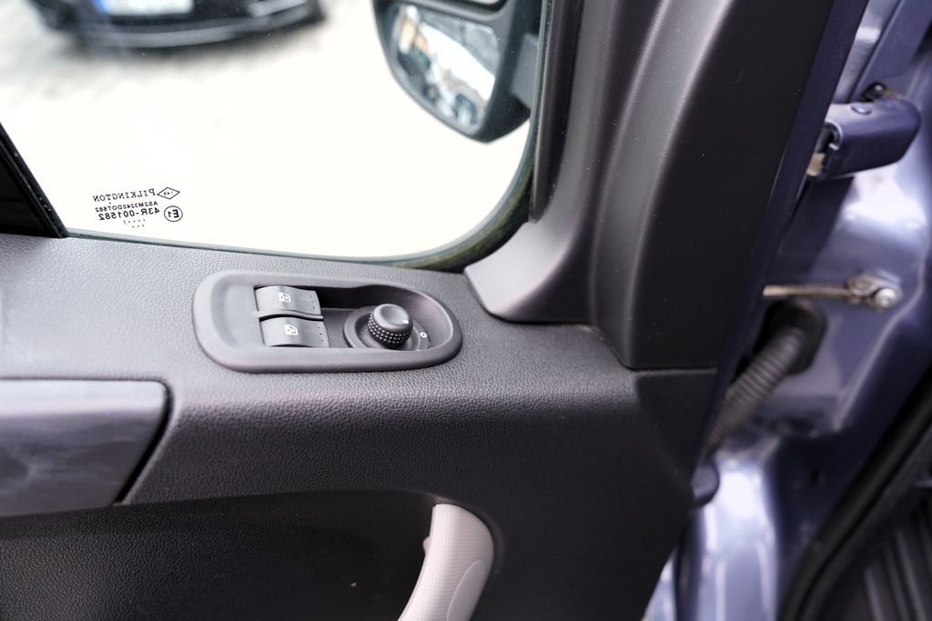 Nissan NV400