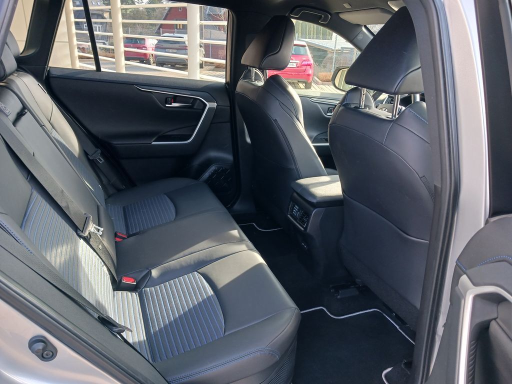 Toyota RAV4 15