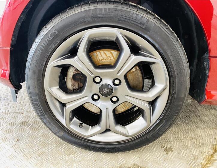 Ford EcoSport 19