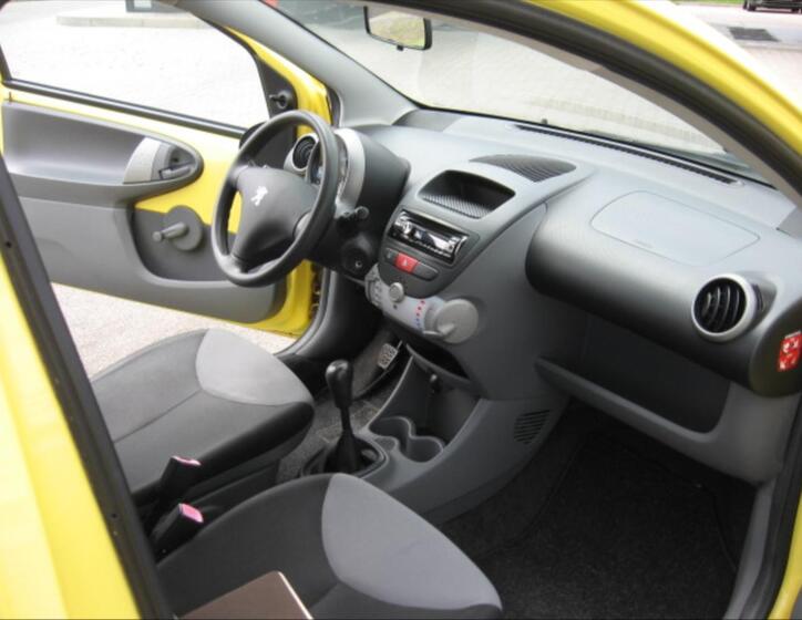 Peugeot 107 12