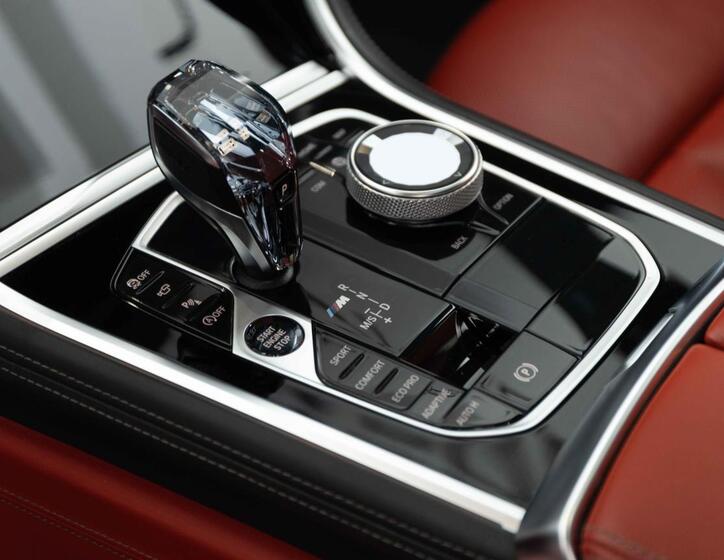 BMW Řada 8 15