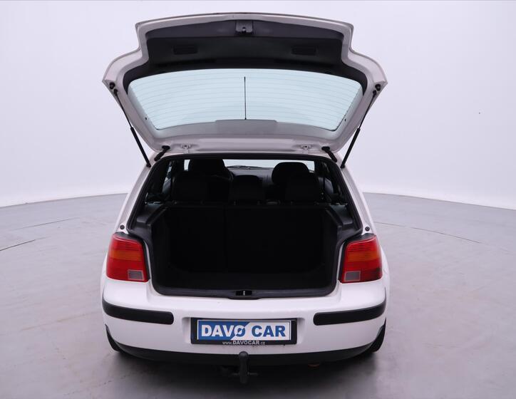 Volkswagen Golf 9