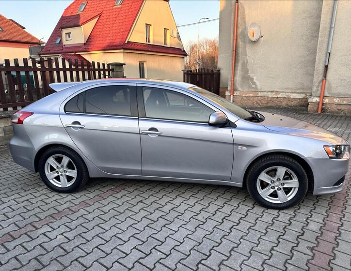Mitsubishi Lancer 2