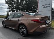 Toyota Camry 4