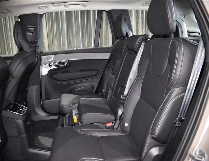 Volvo XC90 21