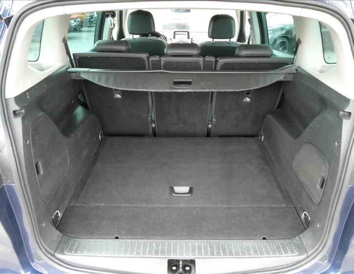 Opel Zafira 12