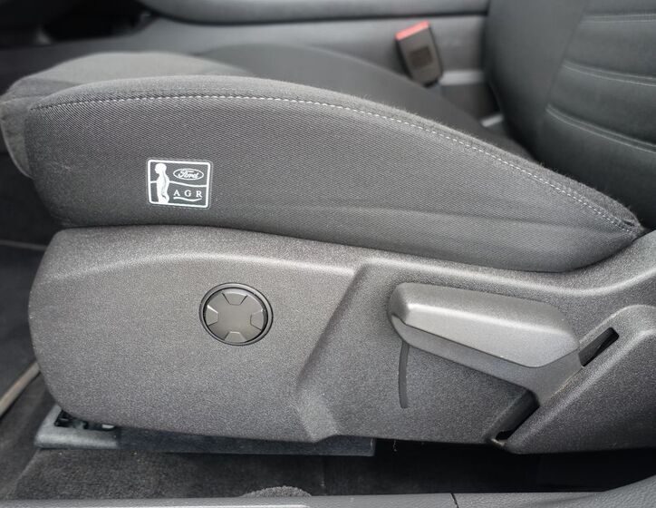 Ford Mondeo 26