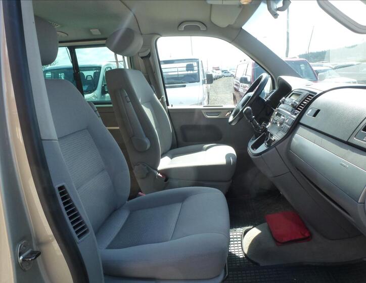 Volkswagen Multivan 27