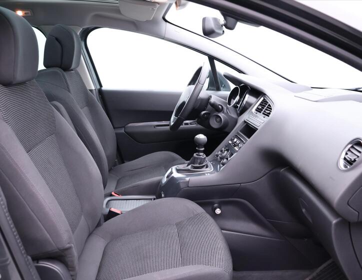 Peugeot 5008 12
