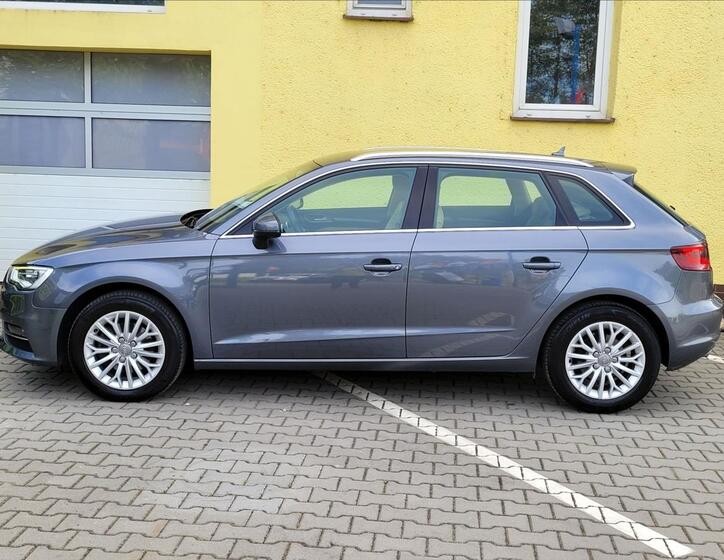 Audi A3 8