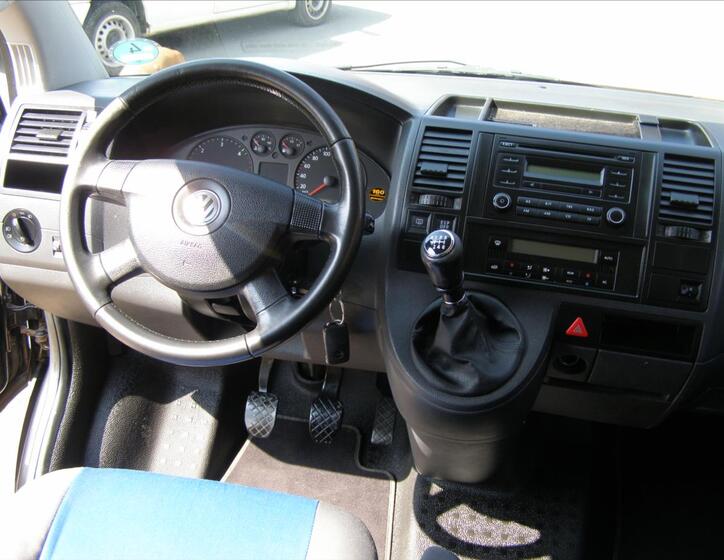 Volkswagen Caravelle 19