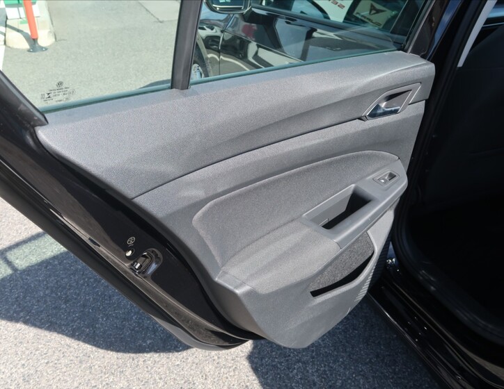 Volkswagen Golf 16