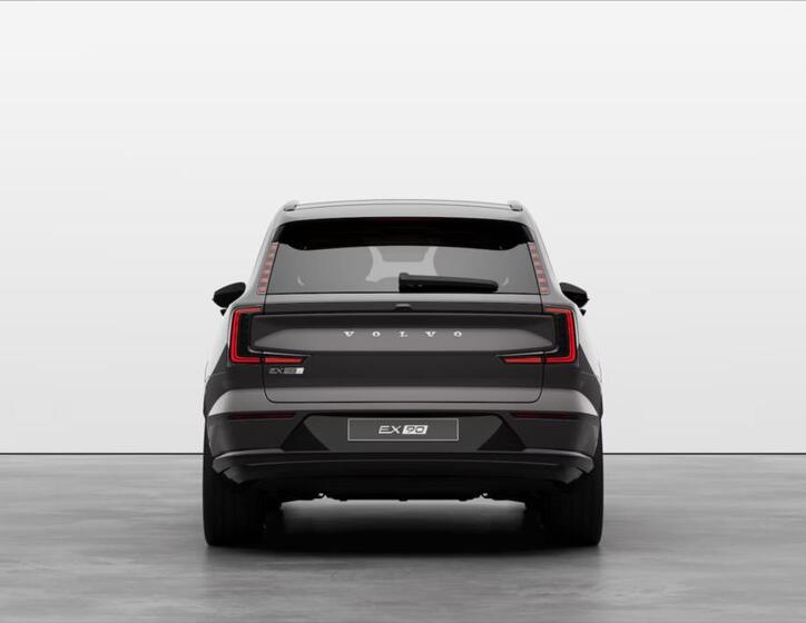 Volvo EX90 4