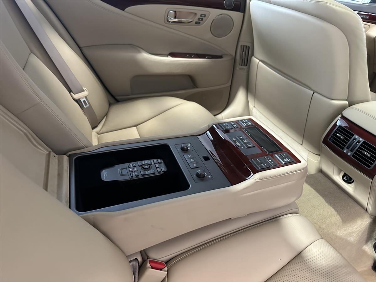 Lexus LS 600h