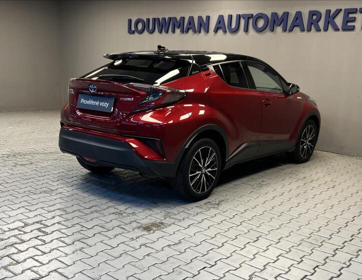 Toyota C-HR 2