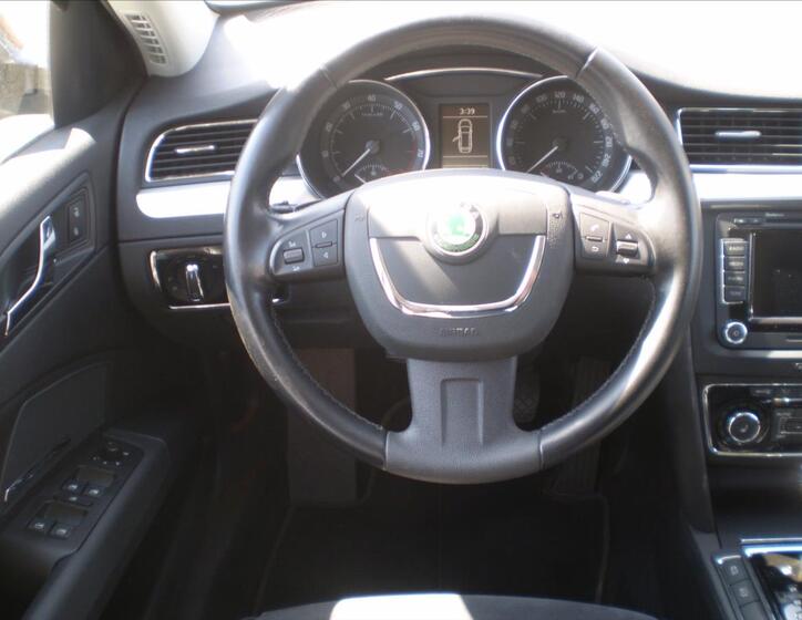 Škoda Superb 11