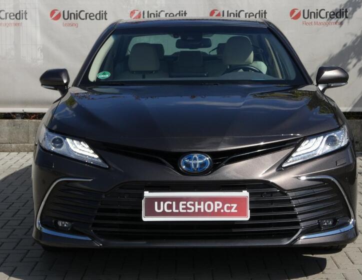 Toyota Camry 2