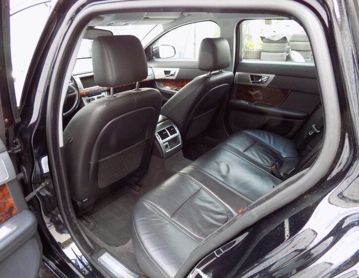 Jaguar XF 11