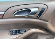 Porsche Cayenne 22