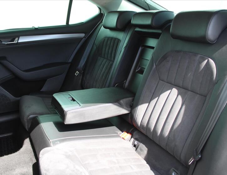 Škoda Superb 11
