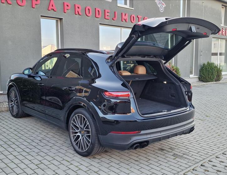 Porsche Cayenne 41