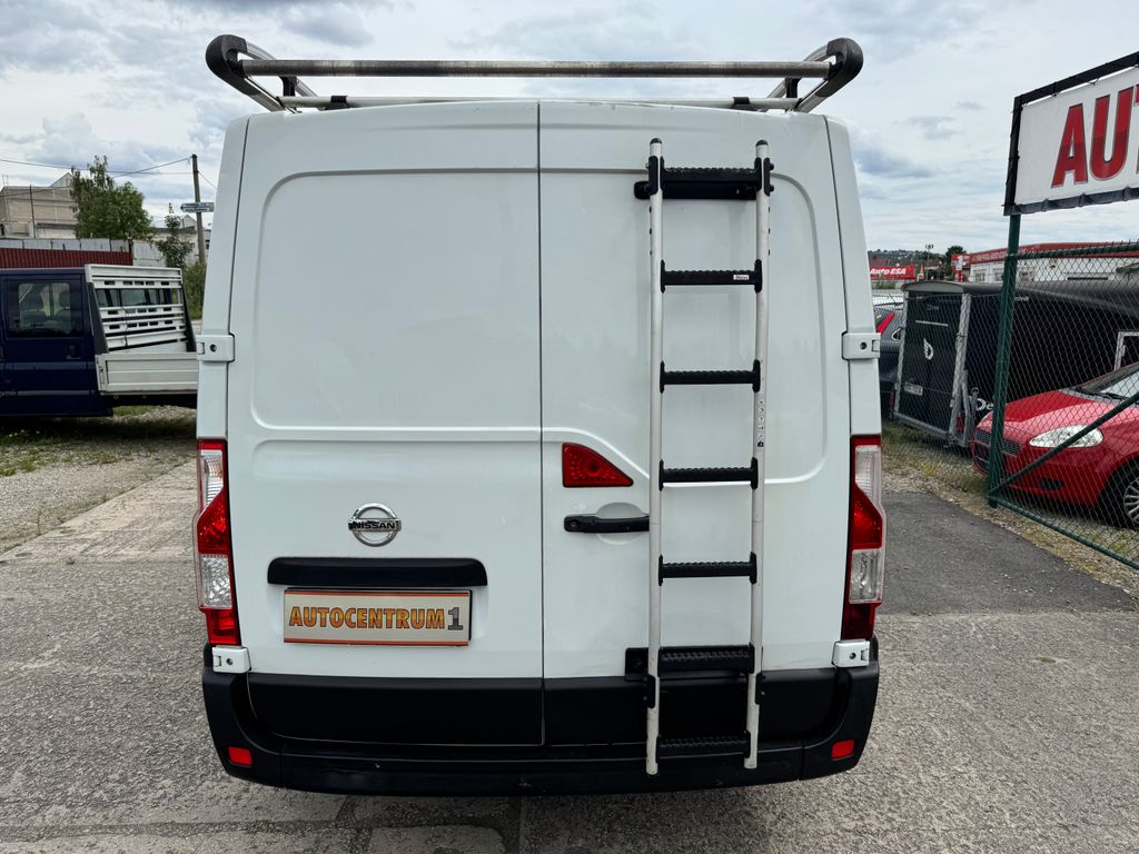 Nissan NV400