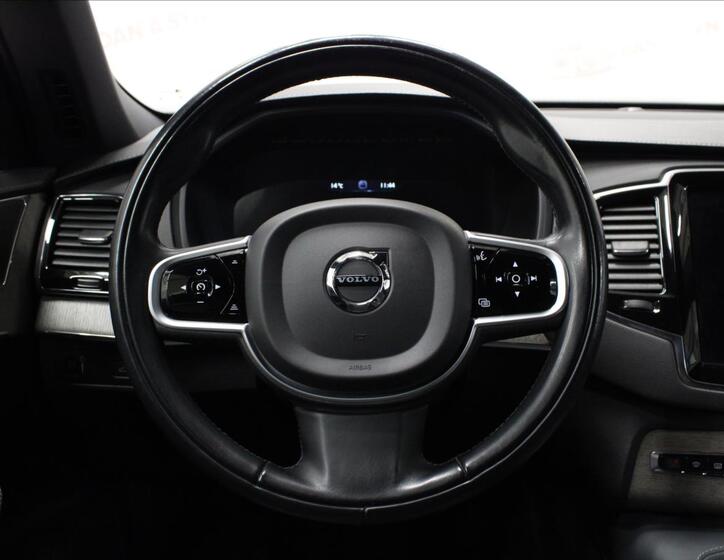 Volvo XC90 17