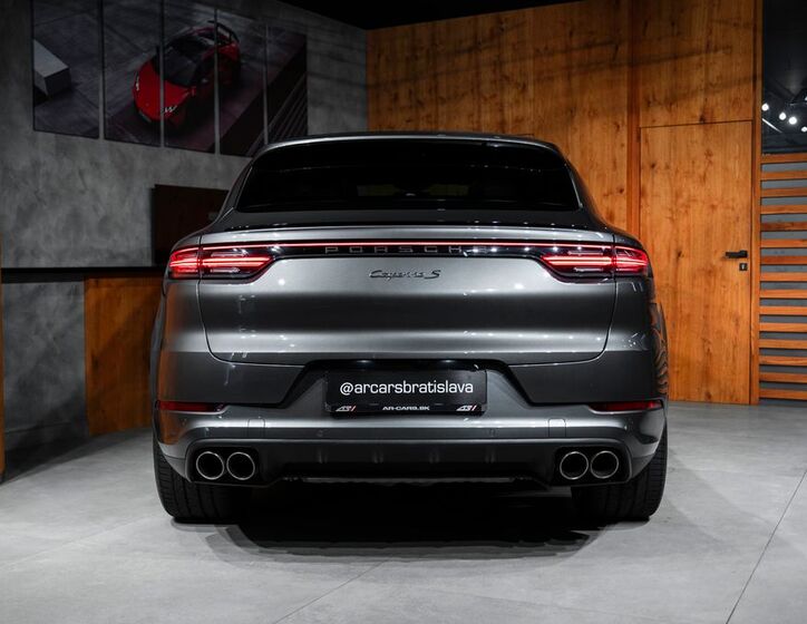 Porsche Cayenne 24