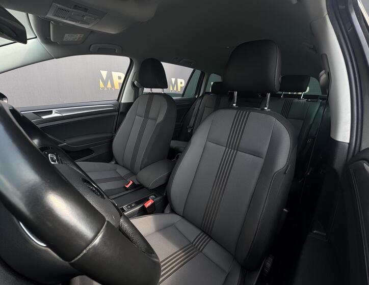 Volkswagen Golf 12