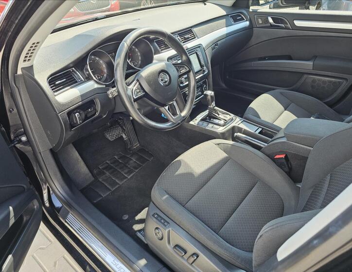 Škoda Superb 11