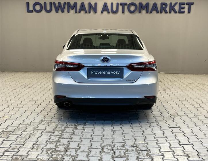 Toyota Camry 16