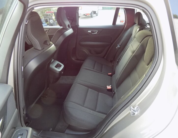 Volvo V60 10