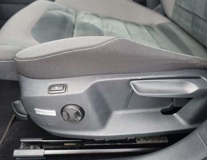 Volkswagen Golf 24