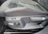 Volkswagen Golf 24