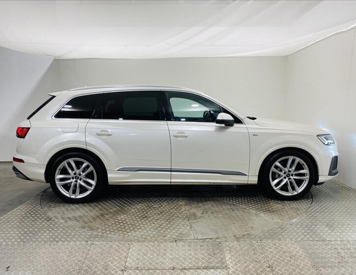 Audi Q7 31