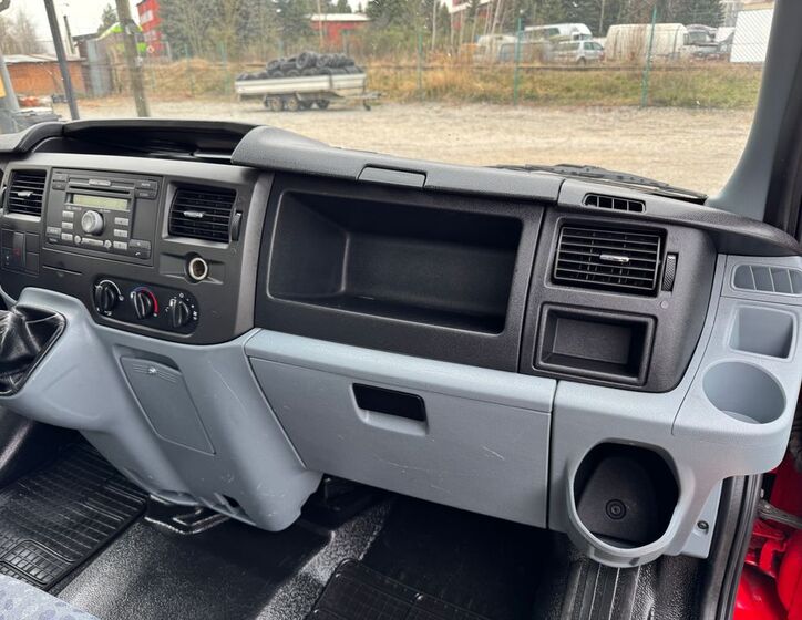 Ford Transit 13