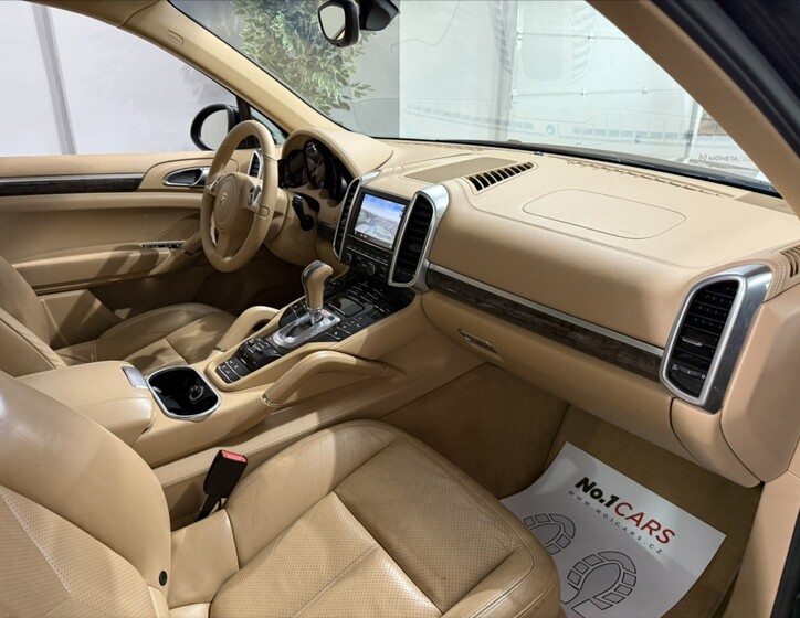Porsche Cayenne 16