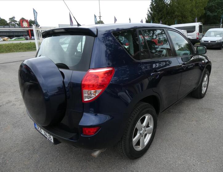 Toyota RAV4 8