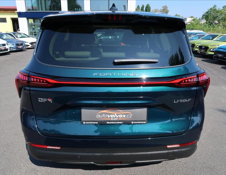 Dongfeng U-Tour 8