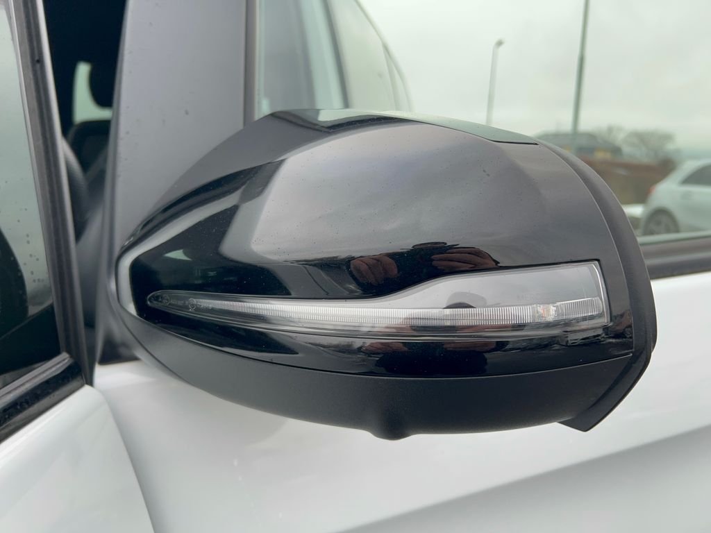 Mercedes-Benz Třídy V 23